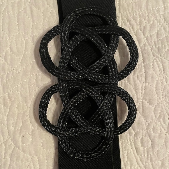 Bcbgmaxazria black stretchy belt w/ woven accent - Picture 2 of 5